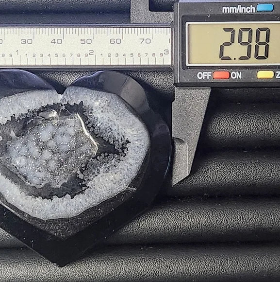 Druzy Black Agate Heart Crystal Carving - Picture 5 of 6